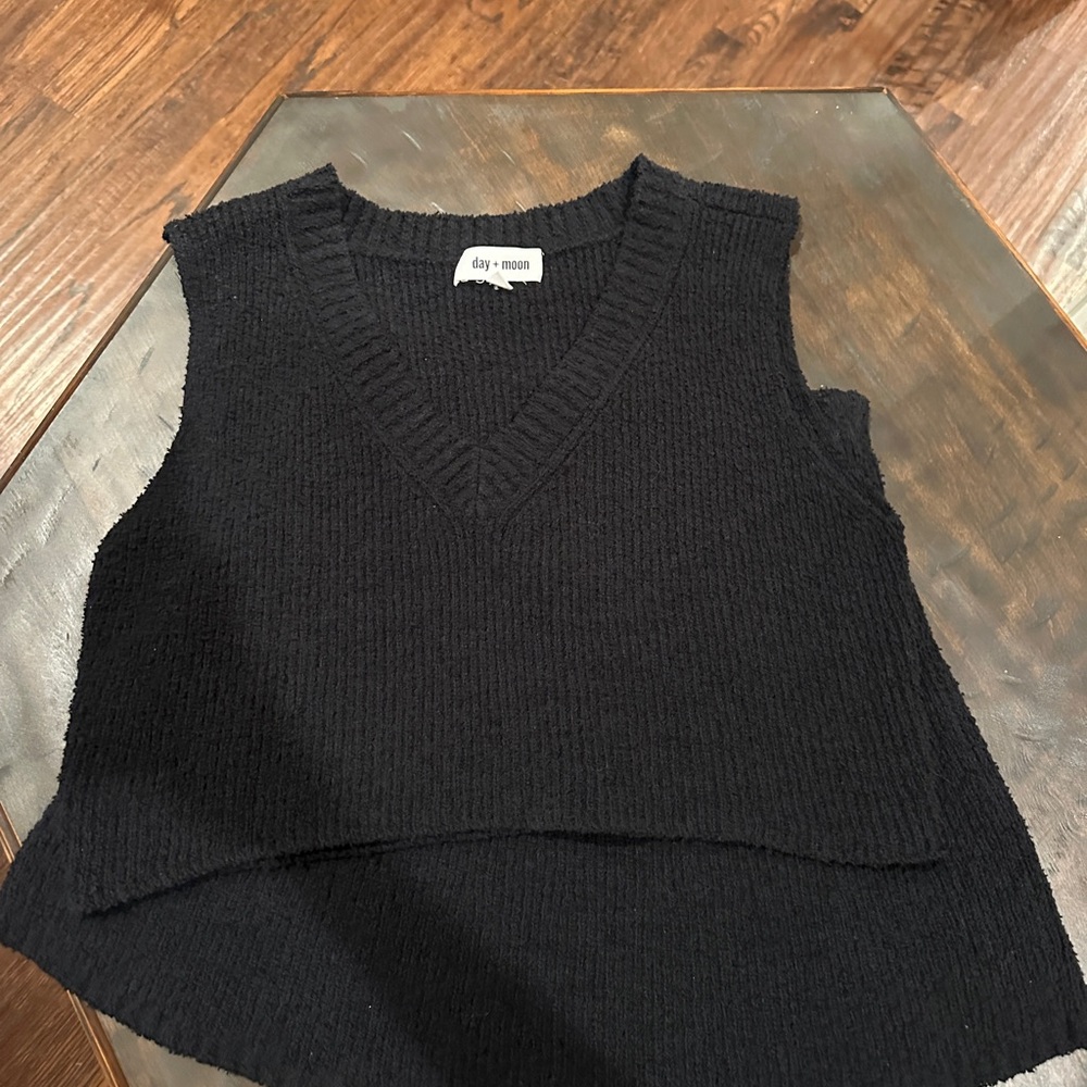 Black Sleeveless Sweater Vest/Skirt Set
